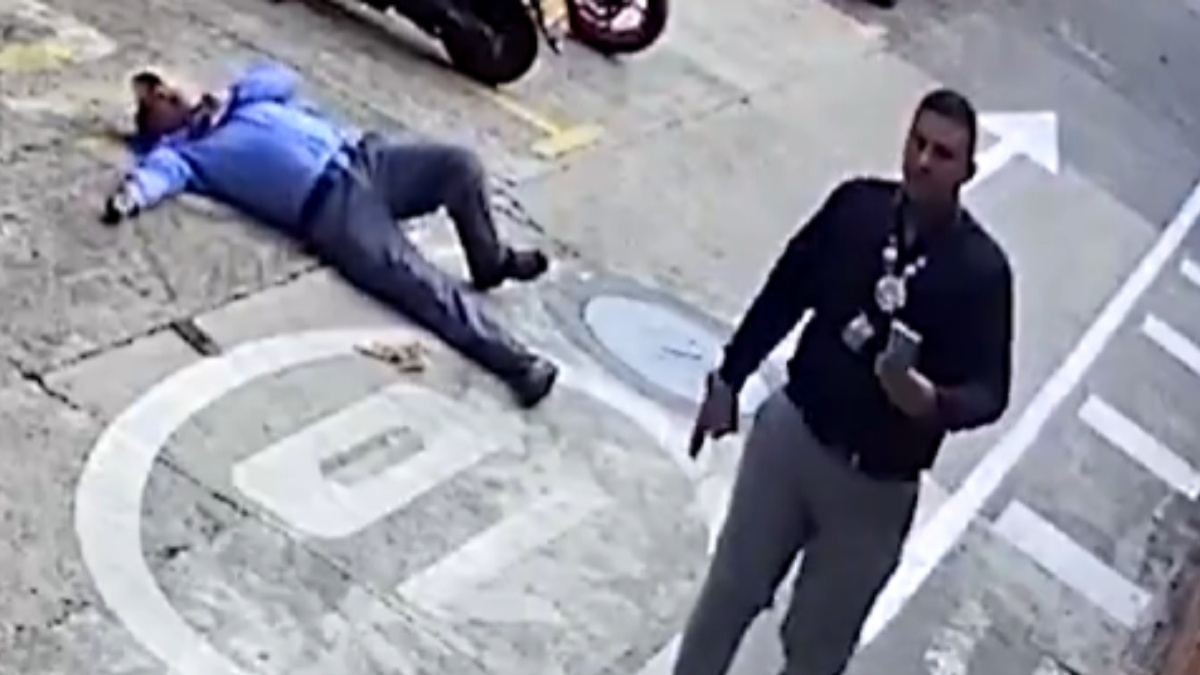 Capturado en flagrancia veedor por violenta irrupción y agresión a vigilante en la Secretaría de Mov