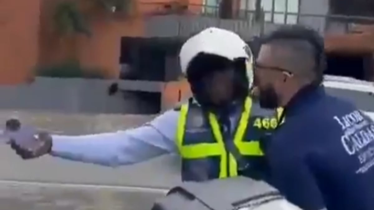 Tres años de cárcel para hombre que agredió con insultos racistas a un agente de tránsito