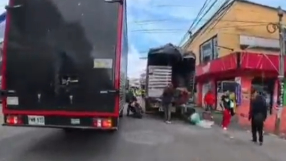 Agente de tránsito de Bogotá bajo la lupa tras provocar siniestro vial por maniobra imprudente