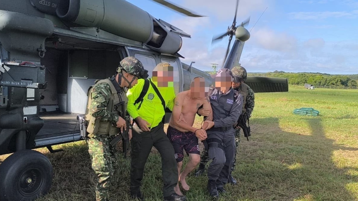 Ejército rompe cerco comunitario y extrae a alias 'Mono Huevo' en La Macarena