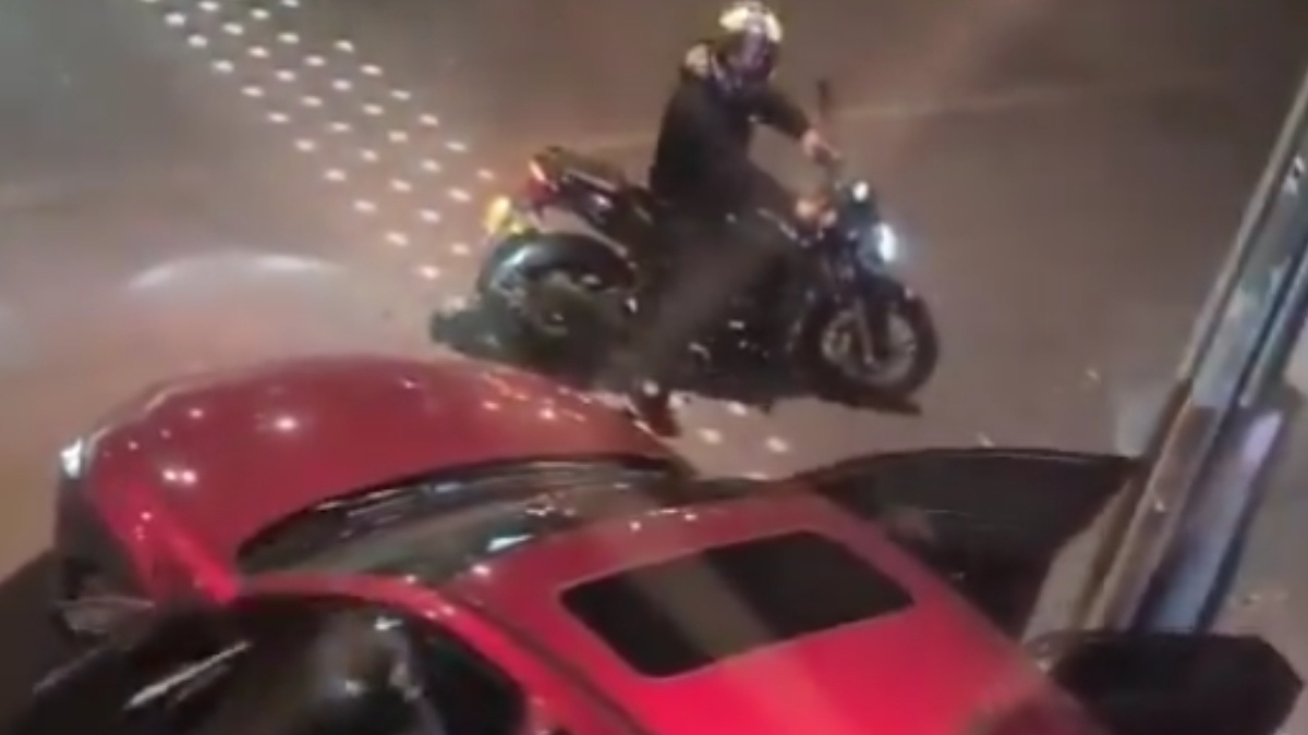 Ladrones en moto huyen con las manos vacías tras fallido atraco en Galerías