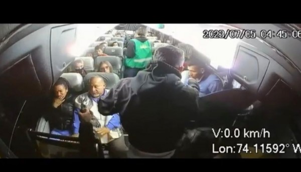 Robo masivo en bus intermunicipal en Bogotá