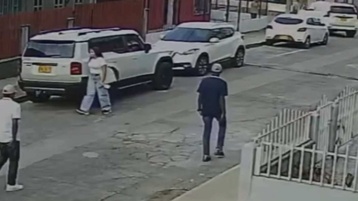 Tres delincuentes en moto hirieron a una mujer durante un intento de robo en Valher