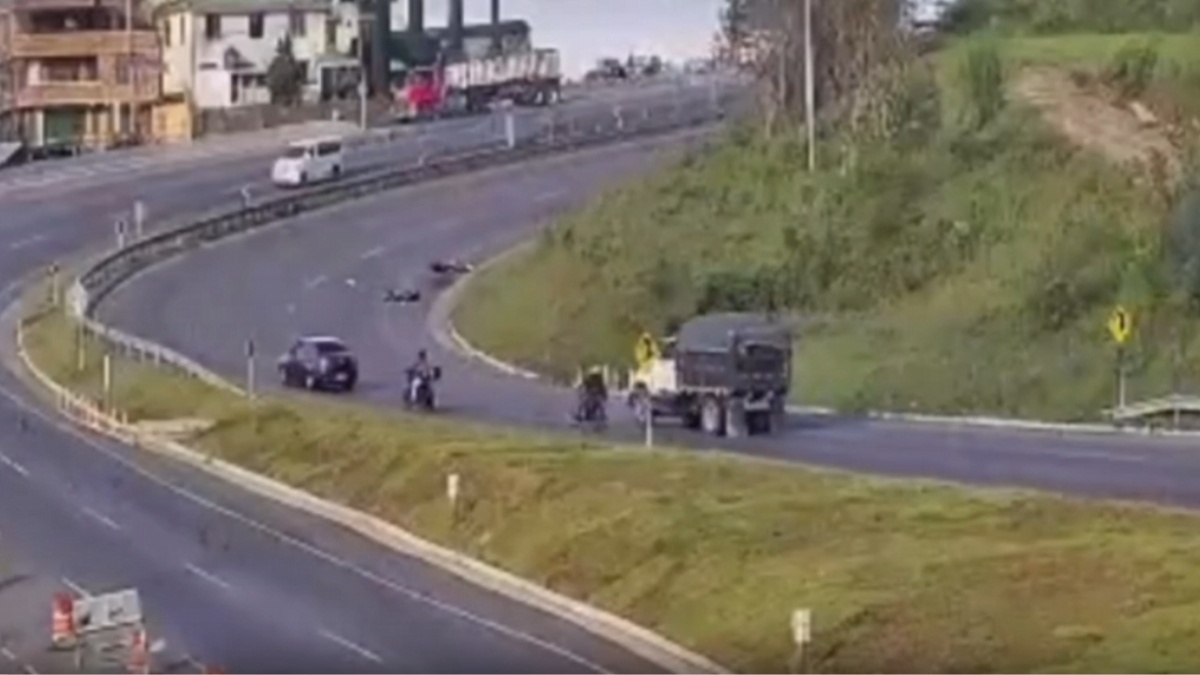 Imagen de Un motociclista murió tras colisionar contra un camión en la vía Girardot-Bogotá