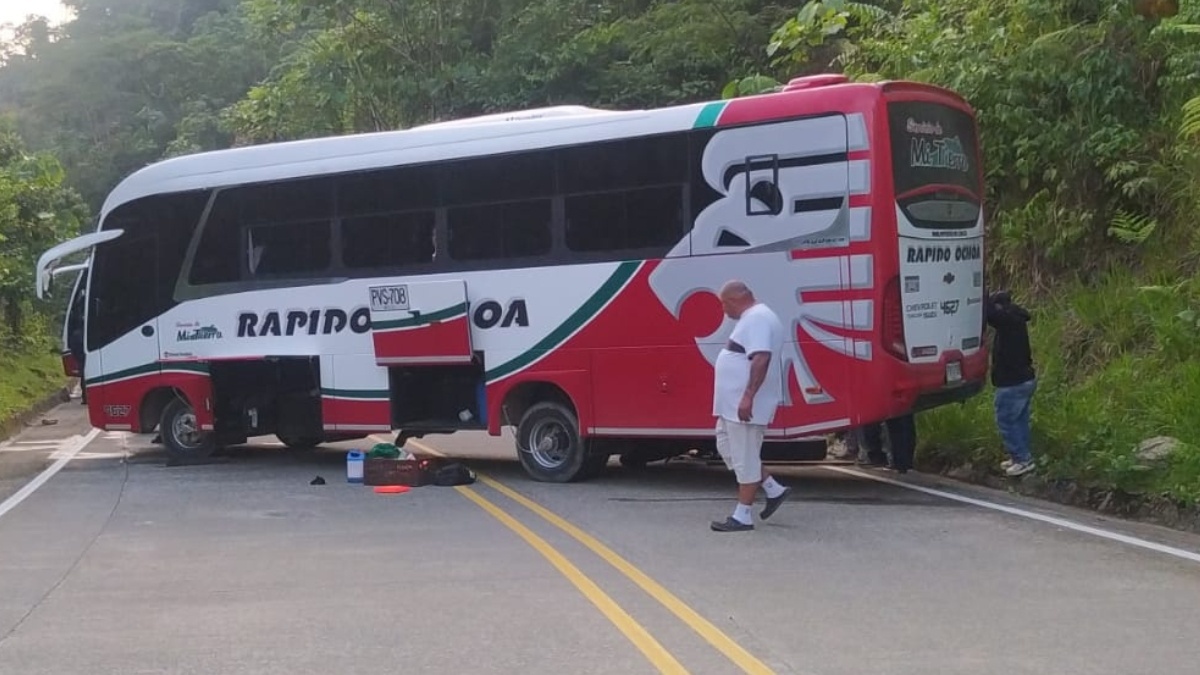 Imagen de Una niña de dos años está entre los 39 retenidos por el ELN en la vía Quibdó a Medellín