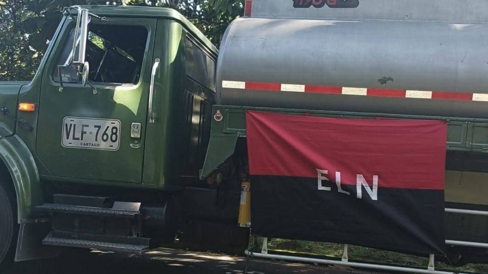 Ataque armado del ELN paraliza el transporte de carga en la vía entre Risaralda y Chocó