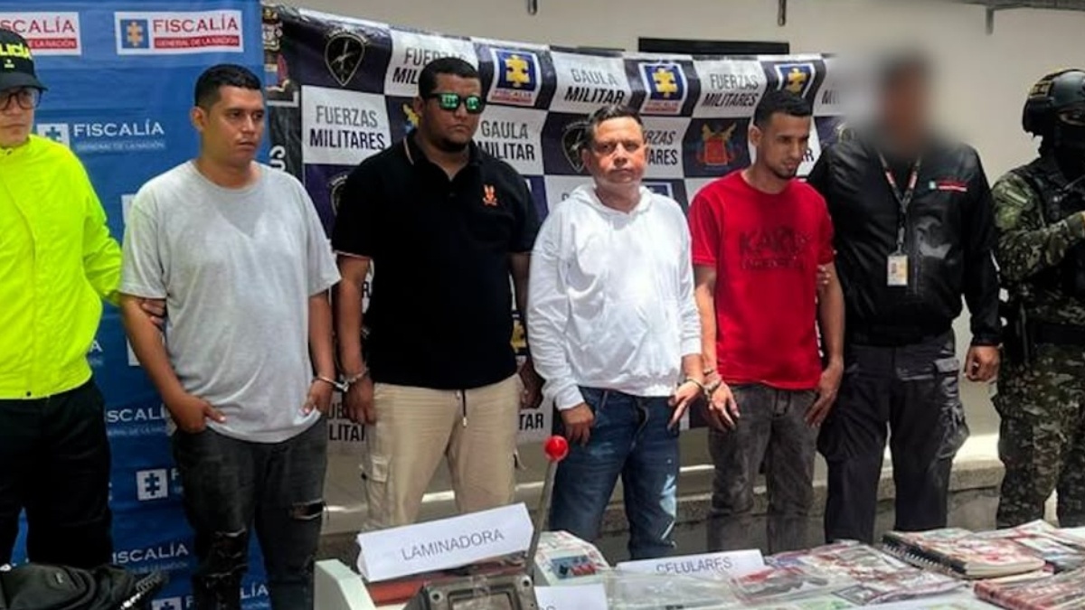 Desmantelan red criminal que fabricó cientos de cédulas falsas para las Autodefensas de la Sierra