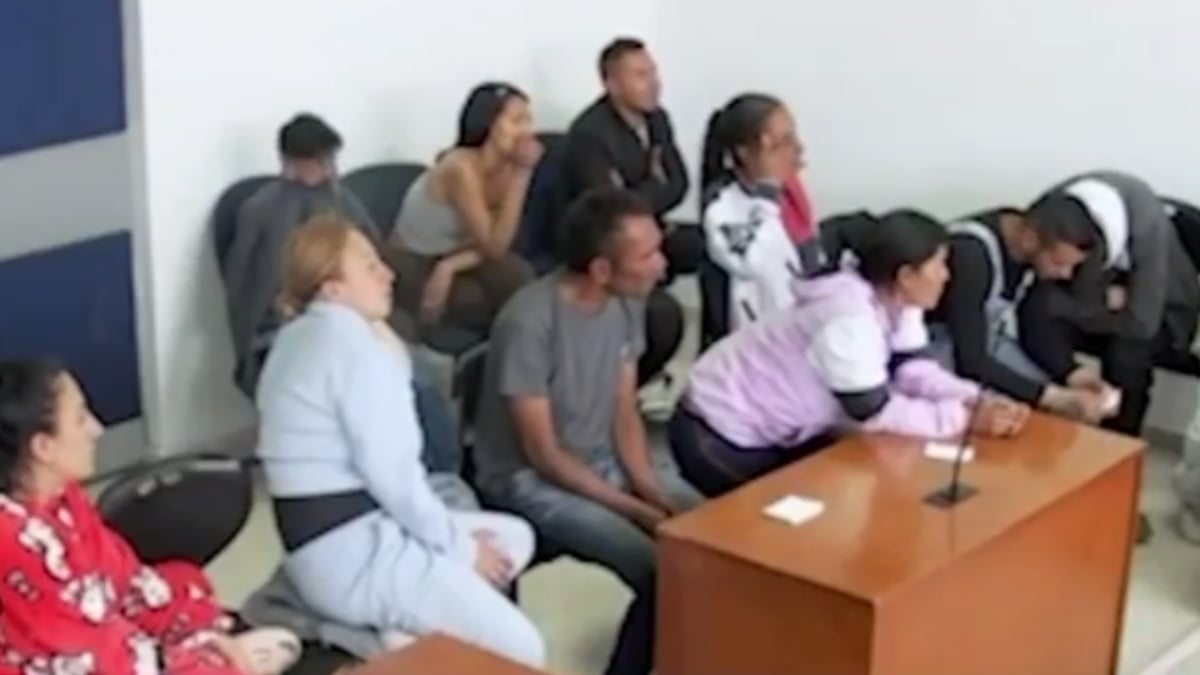 Escondían droga en alcantarillas y canecas para expenderla en Los Mártires