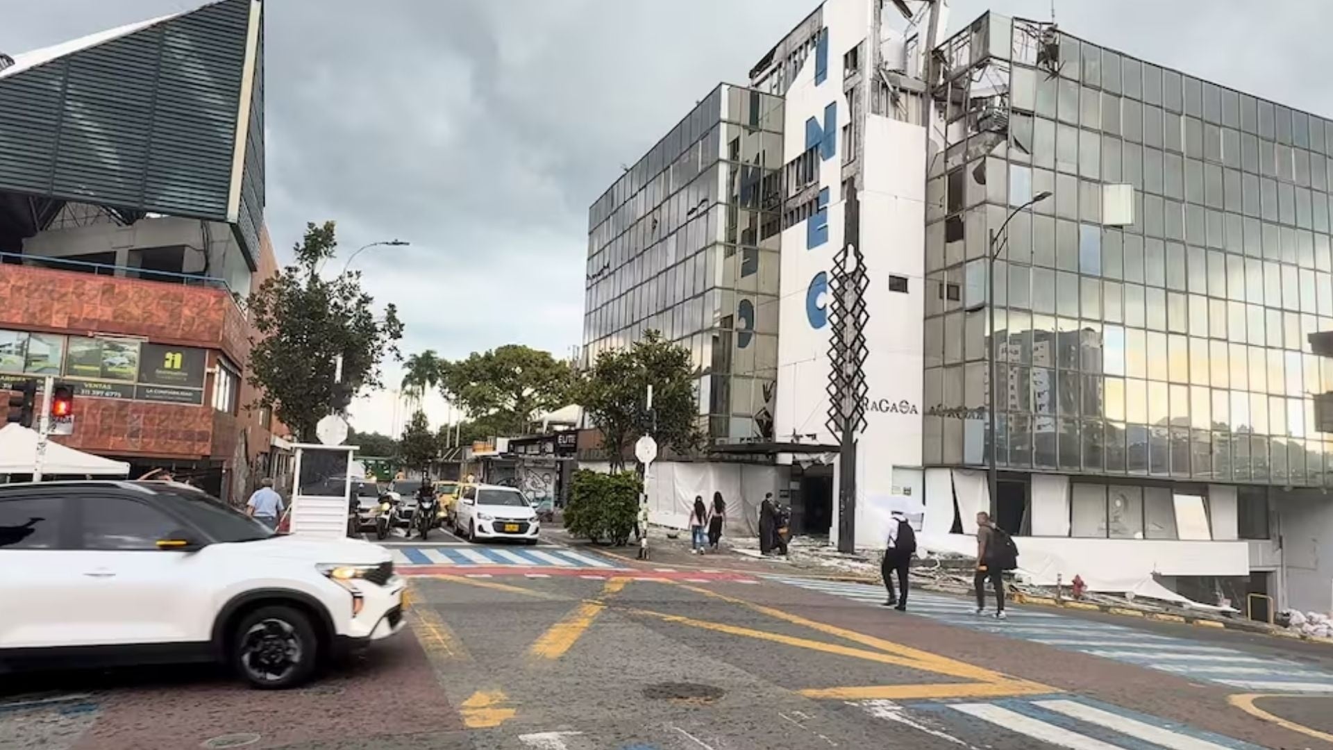 Cierres viales en el centro de Pereira tras el inicio de la demolición del edificio Ragaza