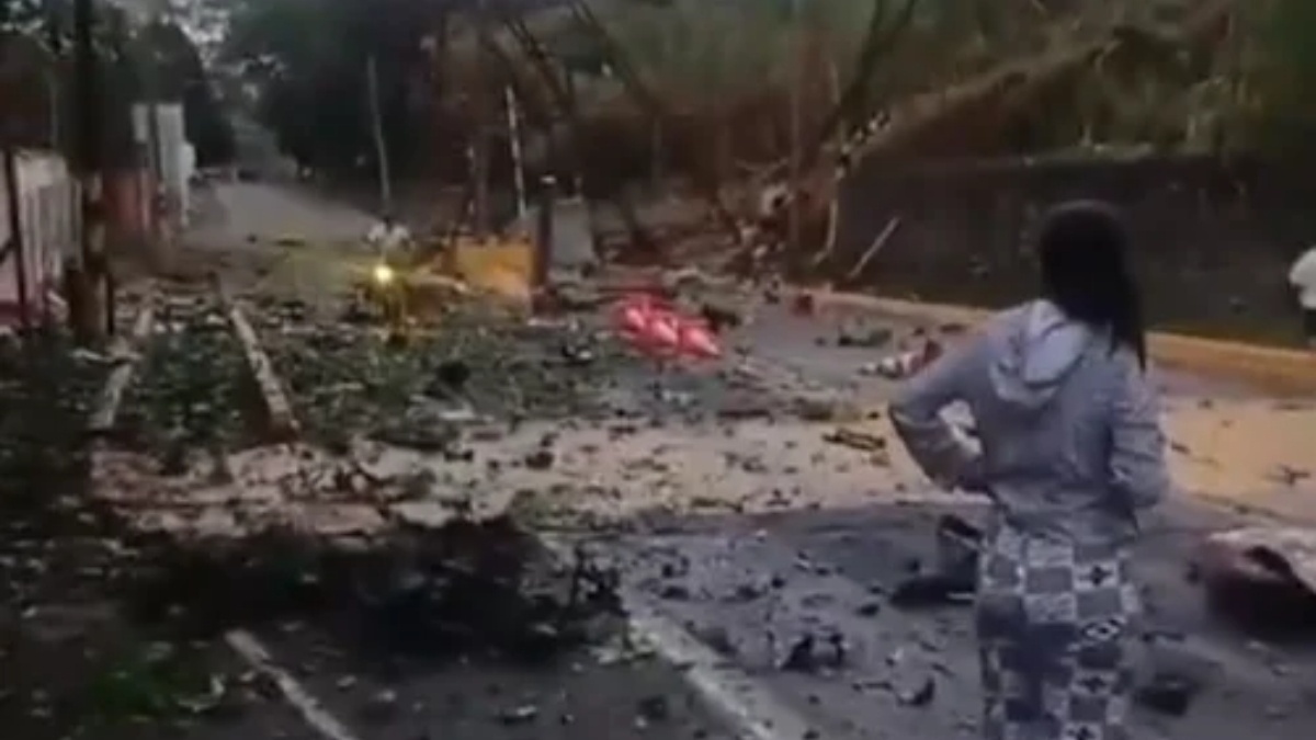 La detonación de un vehículo cargado con explosivos destruye el peaje de El Bordo en el sur del Cauc