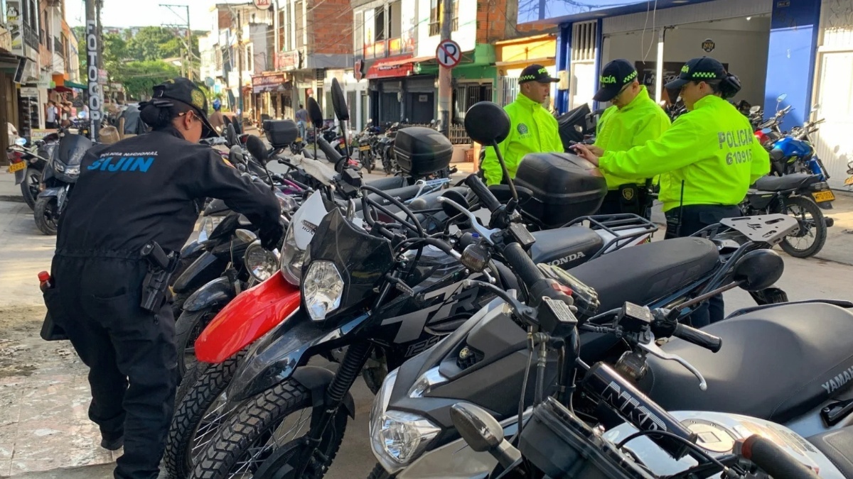 Imagen de La SIJIN interviene 21 talleres y parqueaderos en el sector Cuba para combatir el hurto de motocicle