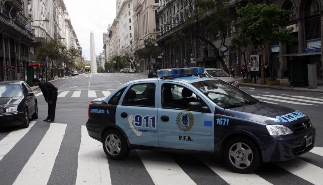 ¡Increíble! Borracho se robó una patrulla de Policía para volver a su casa