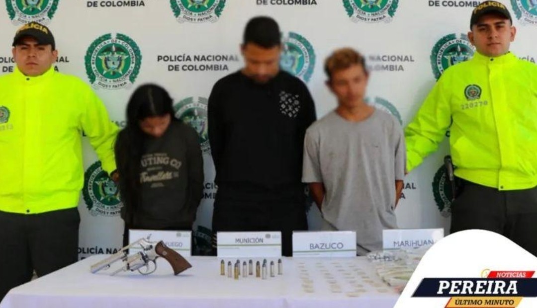 A tres personas en Dosquebradas les encontraron armas, municiones, droga y plata y los dejaron en libertad