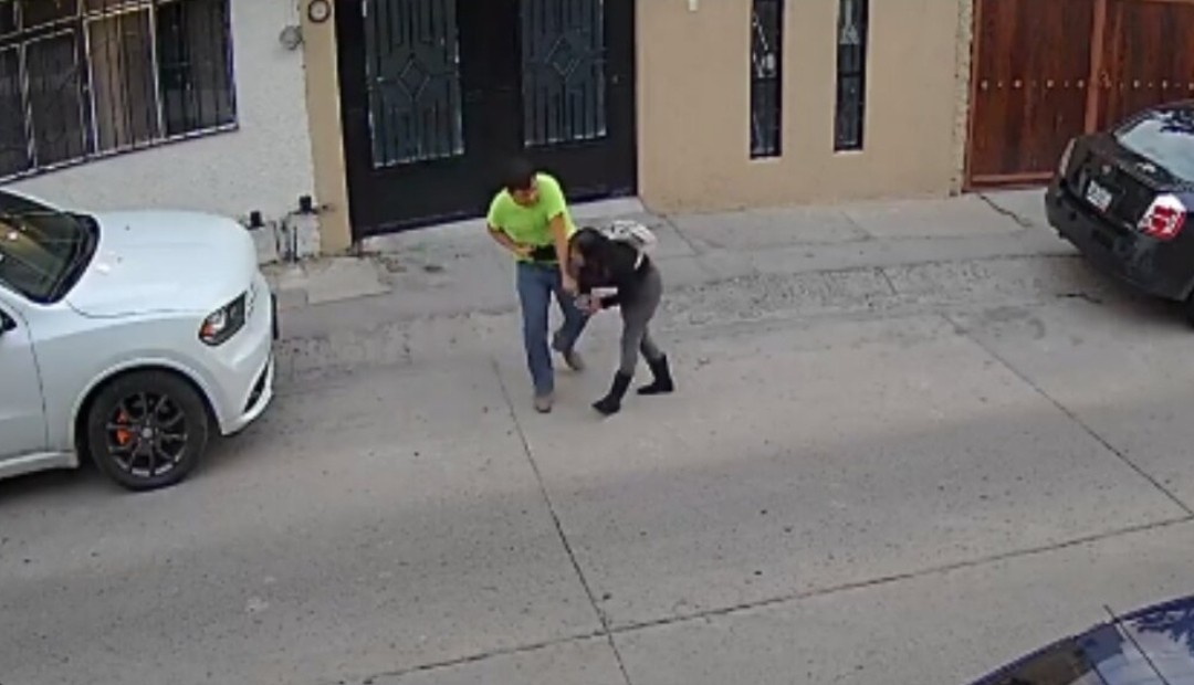 Asesinan a una mujer por intentar robarla