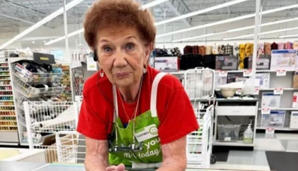 Mujer de 101 años sigue trabajando