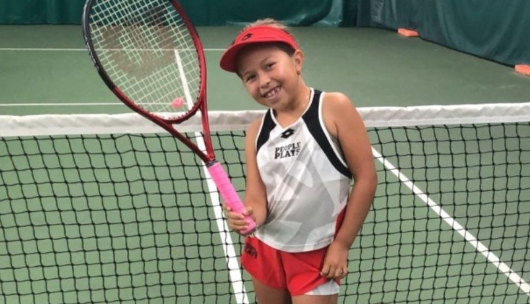 Mía Jiménez, la joven promesa del tenis colombiano destaca en el torneo internacional 'Little Mo'