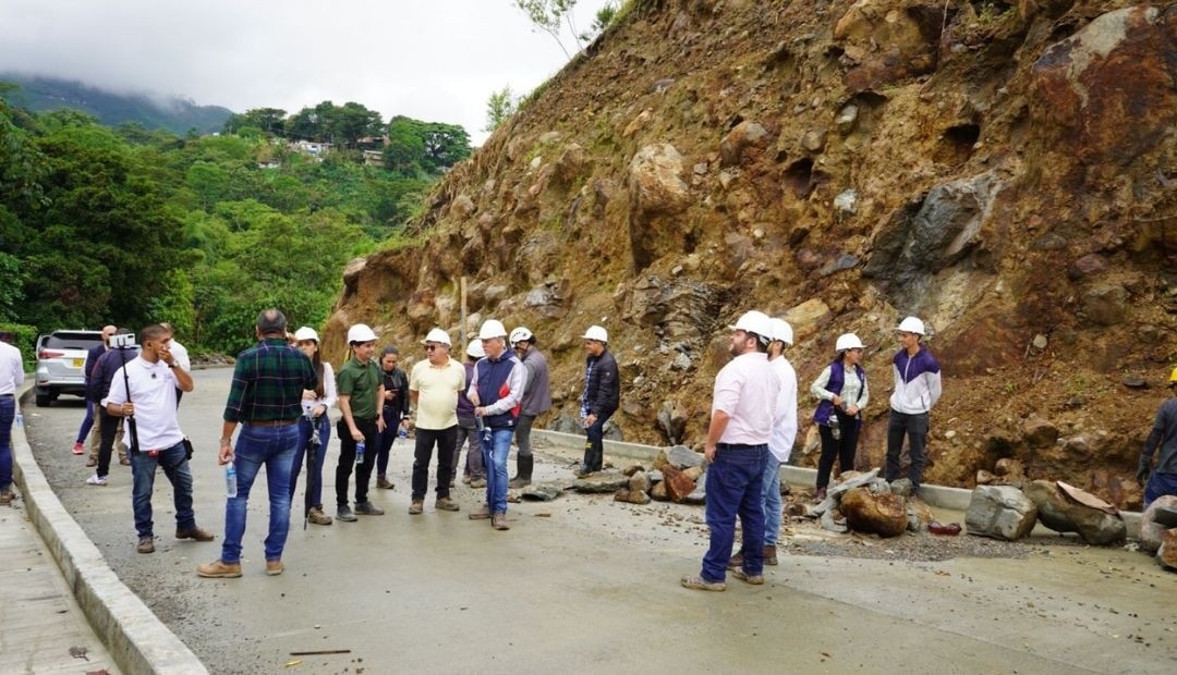 En un 70% avanza la obra del acceso hacia el aeropuerto desde el Barrio Gilberto Peláez