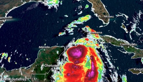 Huracán Idalia toca tierra en Florida