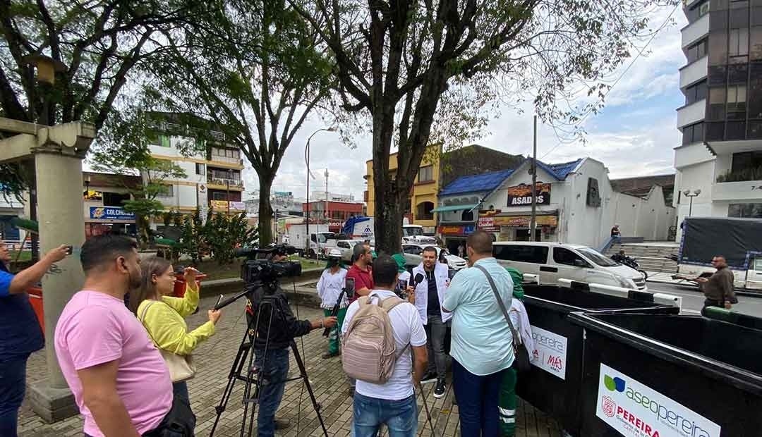 Iniciaron operaciones en la ciudad los 70 contenedores nuevos y el camión recolector de residuos