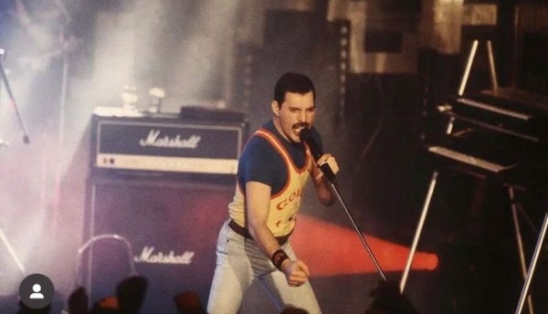 ¡Por más de dos millones de dólares! Subastaron el piano de Freddie Mercury	