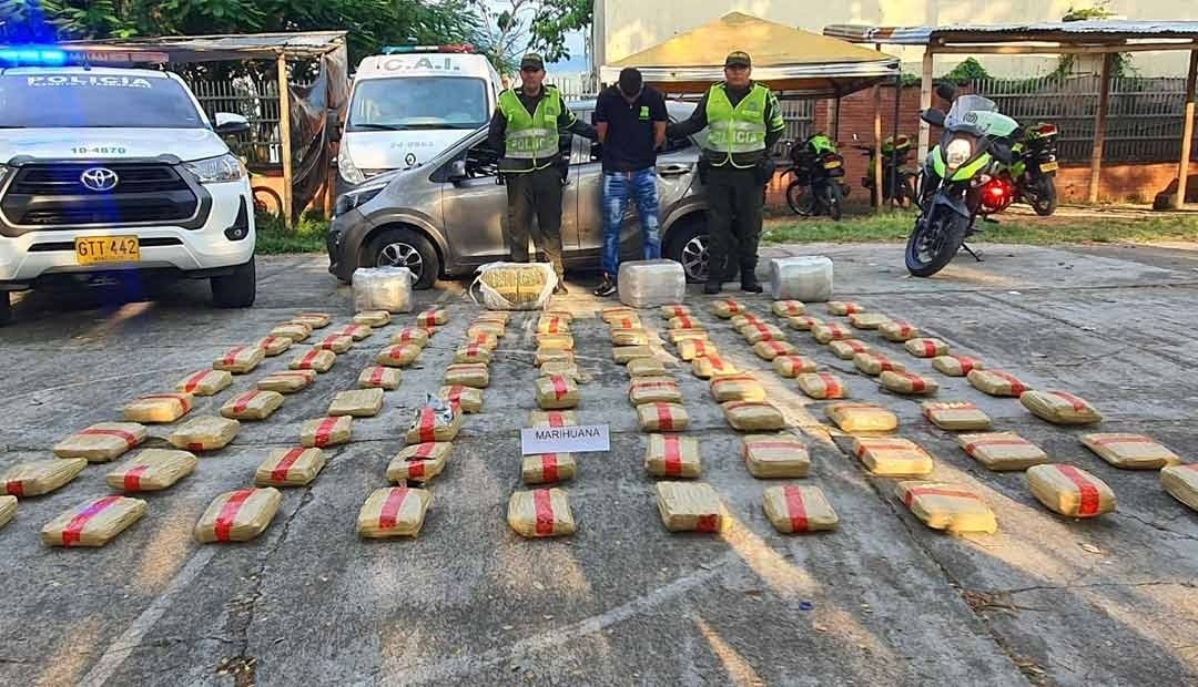 Hombre Transportaba en un carro 160 kilos de marihuana  y cayó en Cerritos 