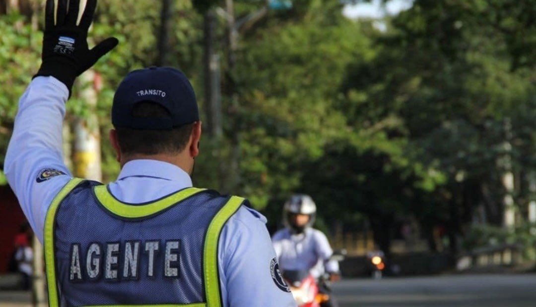 Agentes de tránsito  y de la Policía tienen en un altercado en Buenaventura