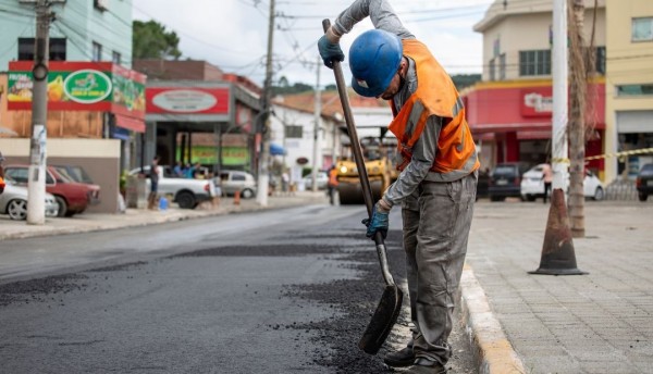 Continúan interviniendo la calle 35 en Pereira, para beneficio de la ciudad