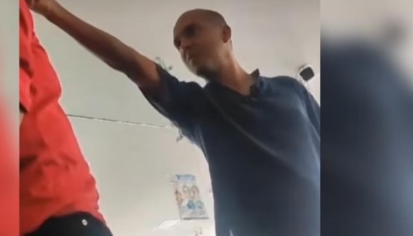 Indignante trato de jefe a empleados en empresa queda registrado en video