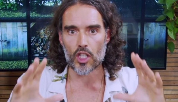 Russell Brand enfrenta serias acusaciones de agresiones sexuales
