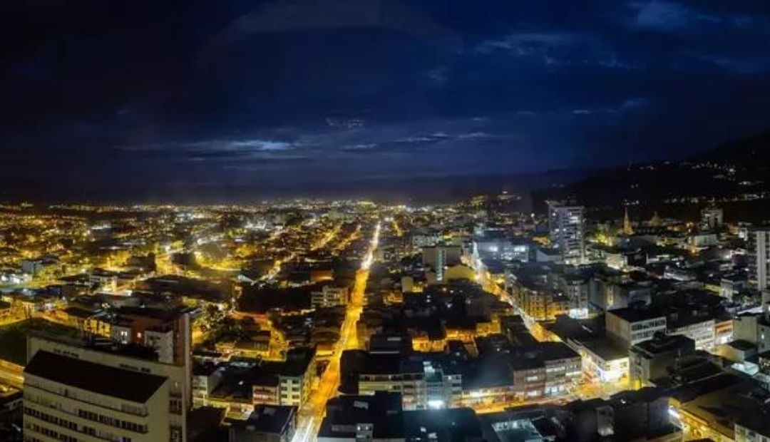 La Secretaría de Infraestructura sigue interviniendo el alumbrado público de la ciudad