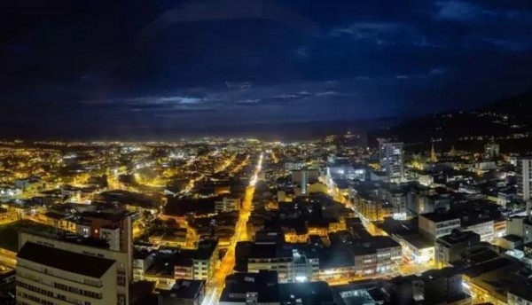 La Secretaría de Infraestructura sigue interviniendo el alumbrado público de la ciudad