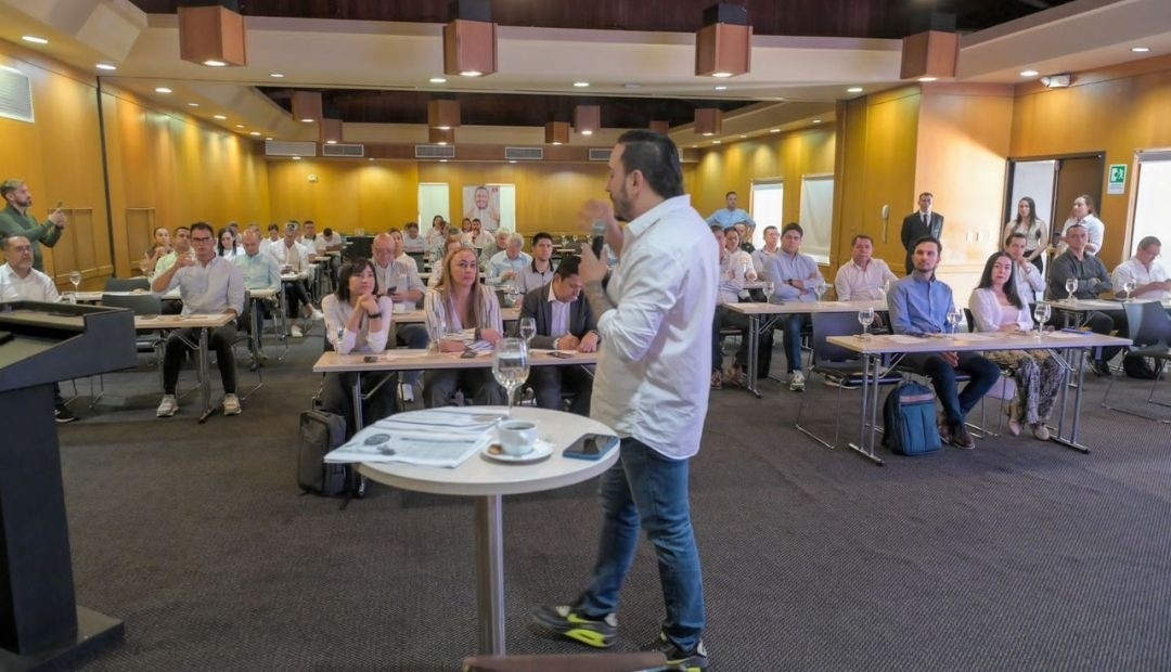 Juan Diego socializó su programa de gobierno con gremios y empresarios