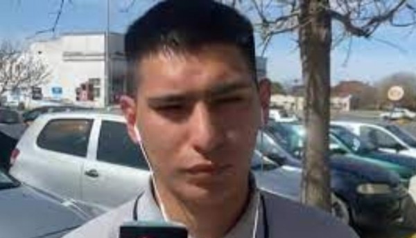 Joven encuentra bolso con 20 millones en su trabajo y los devuelve 