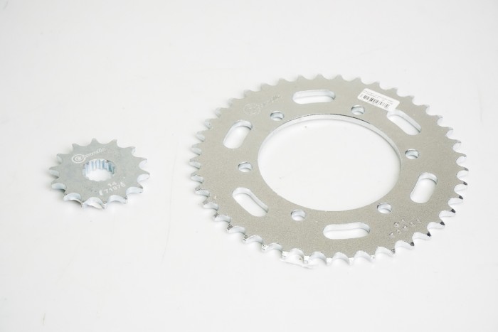 KIT PIÑONES - NINJA 400 6 HUECOS (PT41C-PD14C-PASO 520) CASSARELLA