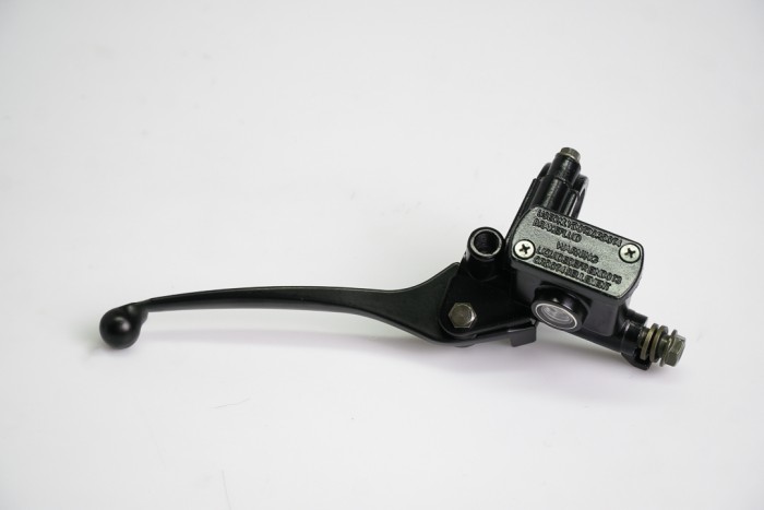 BOMBA FRENO DELANTERA + CASSARELLA AKT110|FLEX CON MANIGUETA