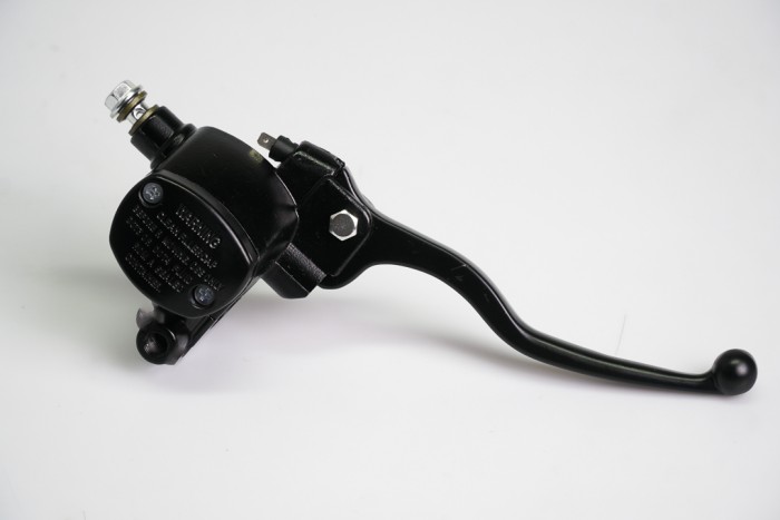 BOMBA FRENO DELANTERA + CASSARELLA AKT XM180 CON MANIGUETA