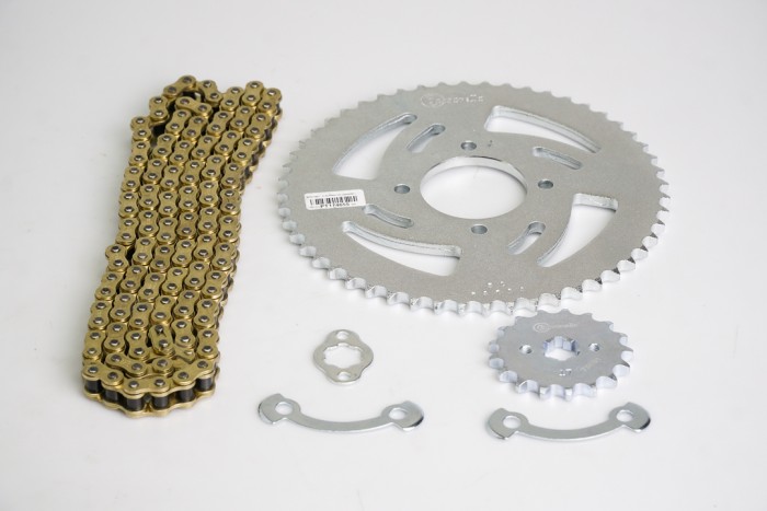 KIT CAJA CADENA - BOMBER 150 4 HUECOS (PT52C-PD17C-428-H-132-C) DORADA CASSARELLA