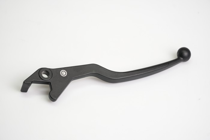 MANIGUETA DERECHA AKT125 EVO/NE/AKT150EVONE NEGRA CASSARELLA