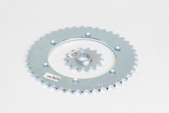 KIT PIÑONES - KLX S 250 CON MANZANA 6 HUECOS (PT42C-PD14C-520C) CASSARELLA