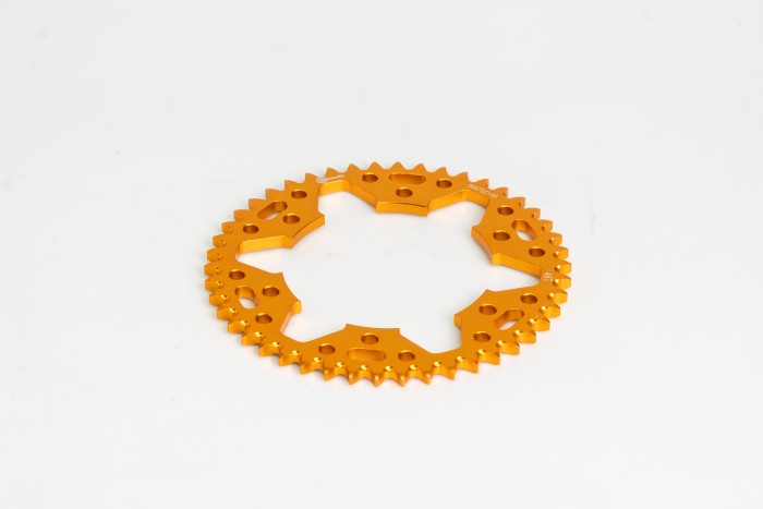 SPROCKET - 46 FZ 250 6 HUECOS PASO 428 ESTILO IRON DORADO DURAL RACER  CASSARELLA X