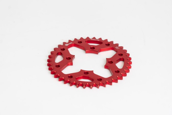 SPROCKET - 38 NKD 125 4 HUECOS PASO 428 ESTILO IRON ROJO DURAL RACER  CASSARELLA X