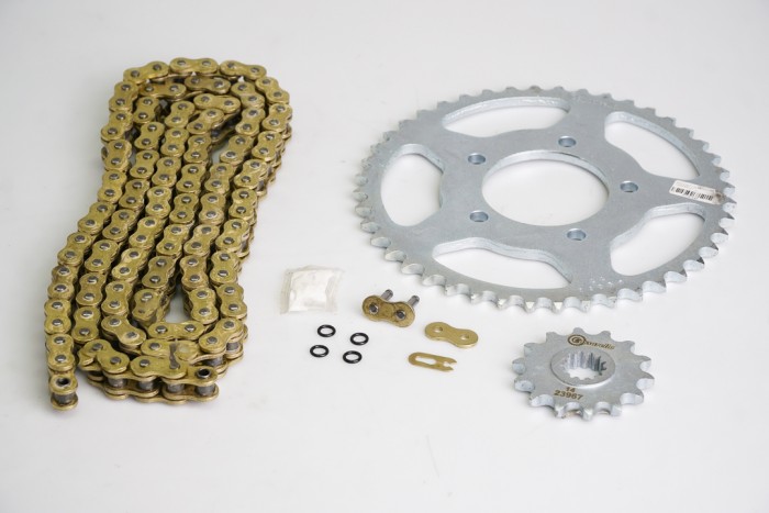 KIT CAJA CADENA - BN 300 5 HUECOS (PT44C-PD14C-525-H-120-C) DORADA O´RING CASSARELLA