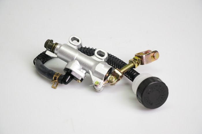 BOMBA FRENO TRASERA + CASSARELLA UNIVERSAL