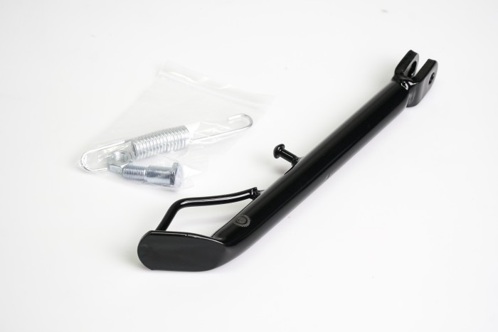 PATA LATERAL CASSARELLA YBR125 CON TORNILLO Y RESORTE