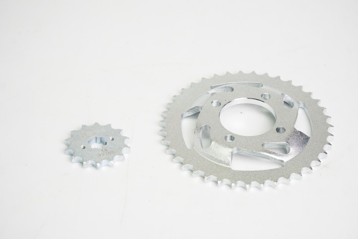 KIT PIÑONES - NEO NX 110 4 HUECOS (PT39-PD14C-428) CASSARELLA