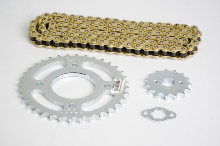 KIT CAJA CADENA - SWITCH 150 4 HUECOS (PT36C-PD15C-428-H-110-C) DORADA CASSARELLA