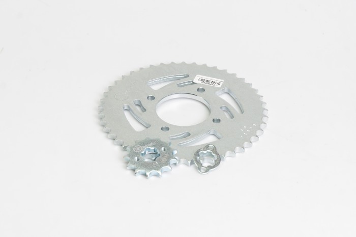 KIT PIÑONES - APACHE 160 4 VALVULAS II MODELO/ 4 HUECOS (PT45C-PD13C-428C) CASSARELLA