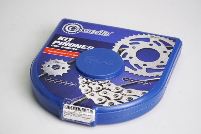 KIT CAJA CADENA - AKT 200 TT DS 4 HUECOS (PT46C - PD16C- CA428H132C) DORADA CASSARELLA