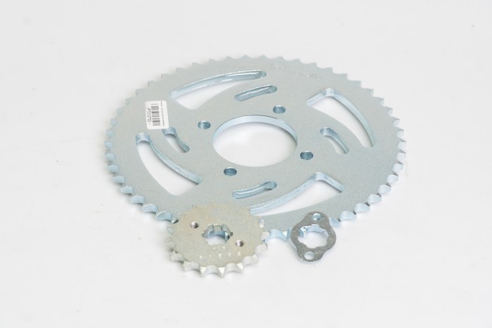 KIT PIÑONES - FRATELLI XE 125 ENDURO 4 HUECOS (PT50C-PD16C-428) CASSARELLA