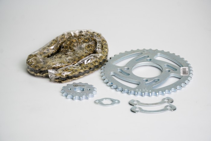 KIT CAJA CADENA - COMBAT 125 4 HUECOS  (PT42C-PD15C-428-H-110-C) NIQUELADA CASSARELLA